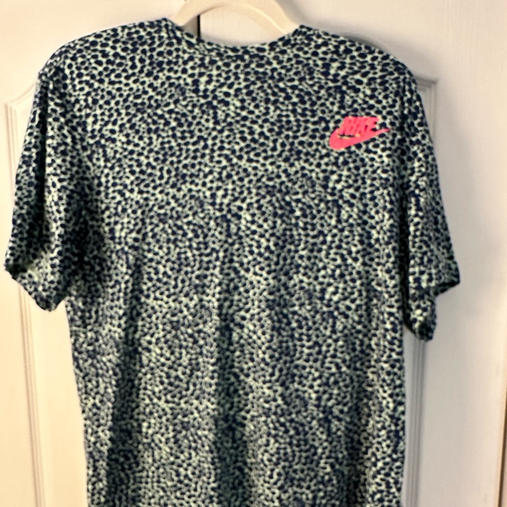 Men’s Nike T-shirt in medium